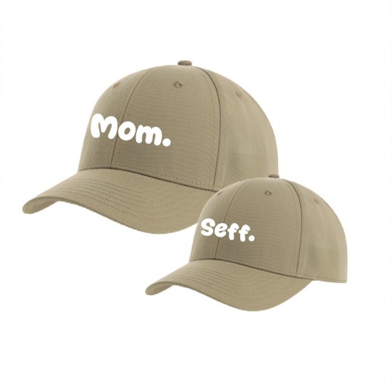 Betaalbaar cadeau voor moeder twinning petten voor moeder en kind mom en kindernaam