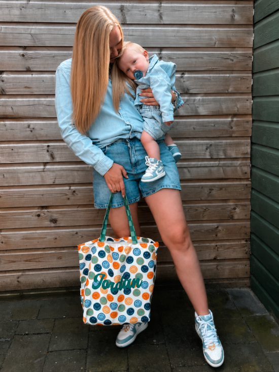 Gepersonaliseerde mamatas met smiley print cadeauvoormoederdag