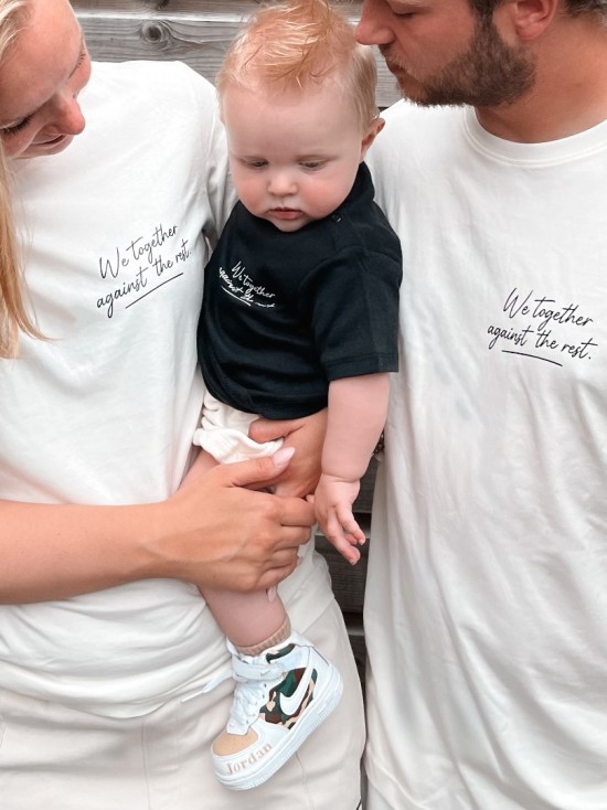 Matching familie outfits vader moeder en kind wij samen tegen de rest gepersonaliseerd 2