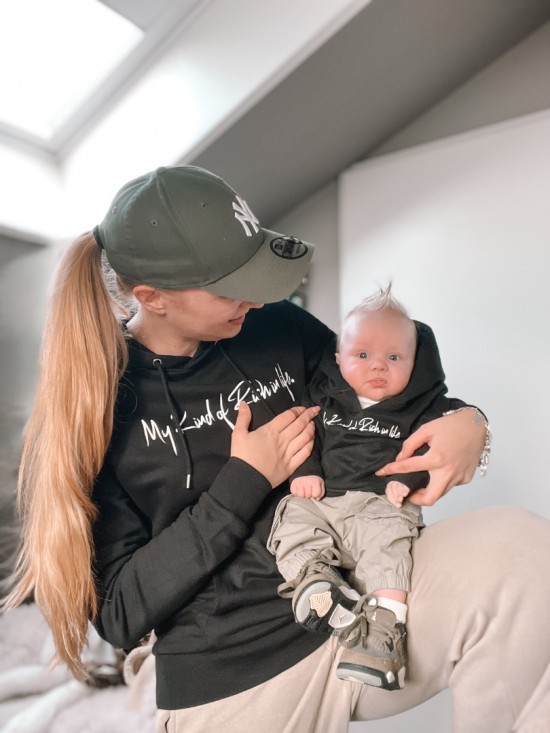 Matching hoodies voor moeder en kind my kind of rich in life