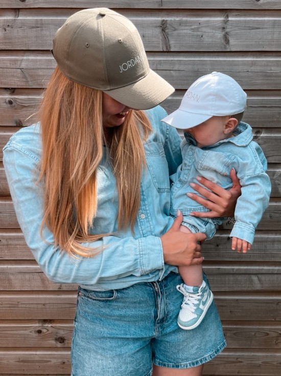 Matching petten voor moeder en kind mom of met kindernaam moederdagcadeau persoonlijkkerstcadeauvoormoeder 4