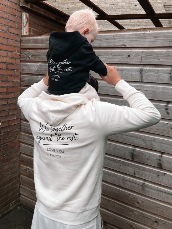 Matching vader en kind outfits wij samen tegen de rest met persoonlijke jaartal
