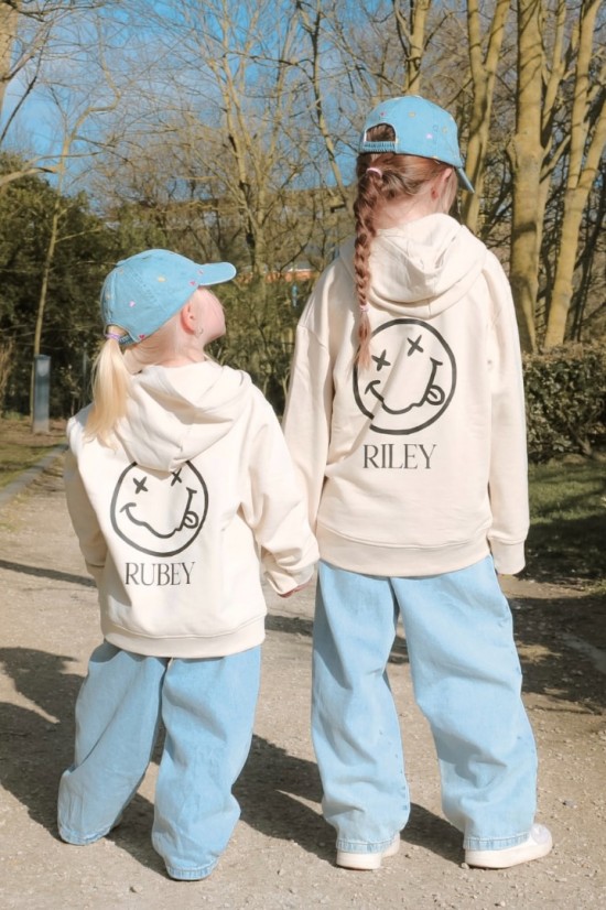 Twinning hoodies voor broer enof zus   smiley met namen 2