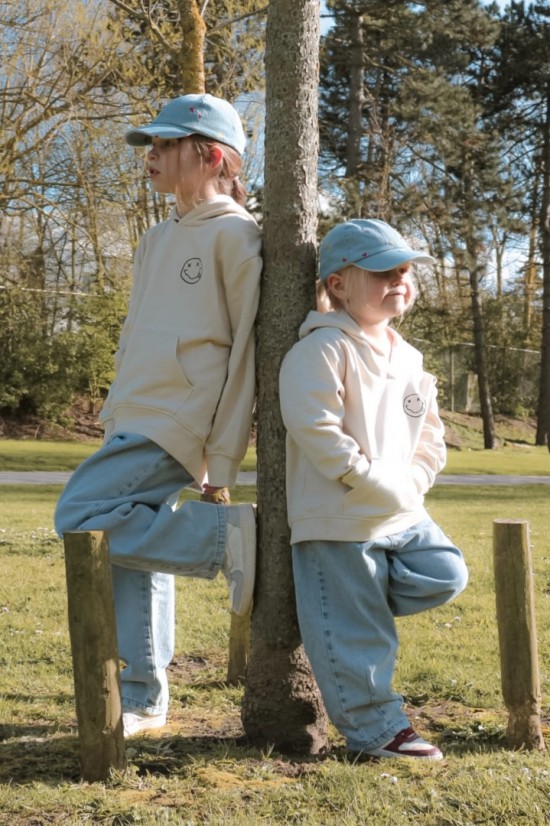 Twinning hoodies voor broer enof zus   smiley met namen